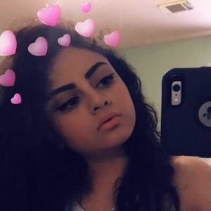 Meet your Posher, Cinthya